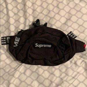 Supreme FannyPack